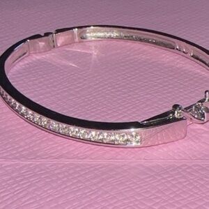 🛍️ Swarovski Silver Crystal Bracelet